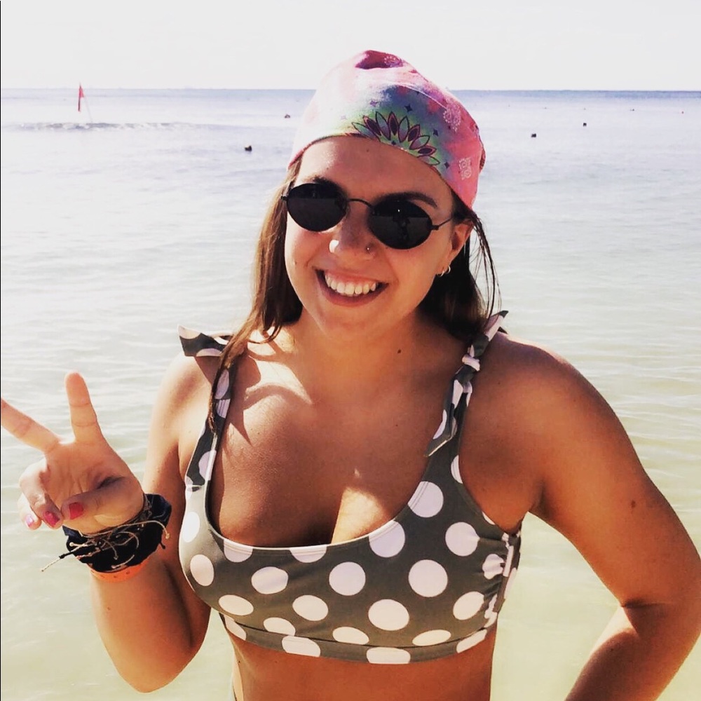 Meet your Posher, Kenlee